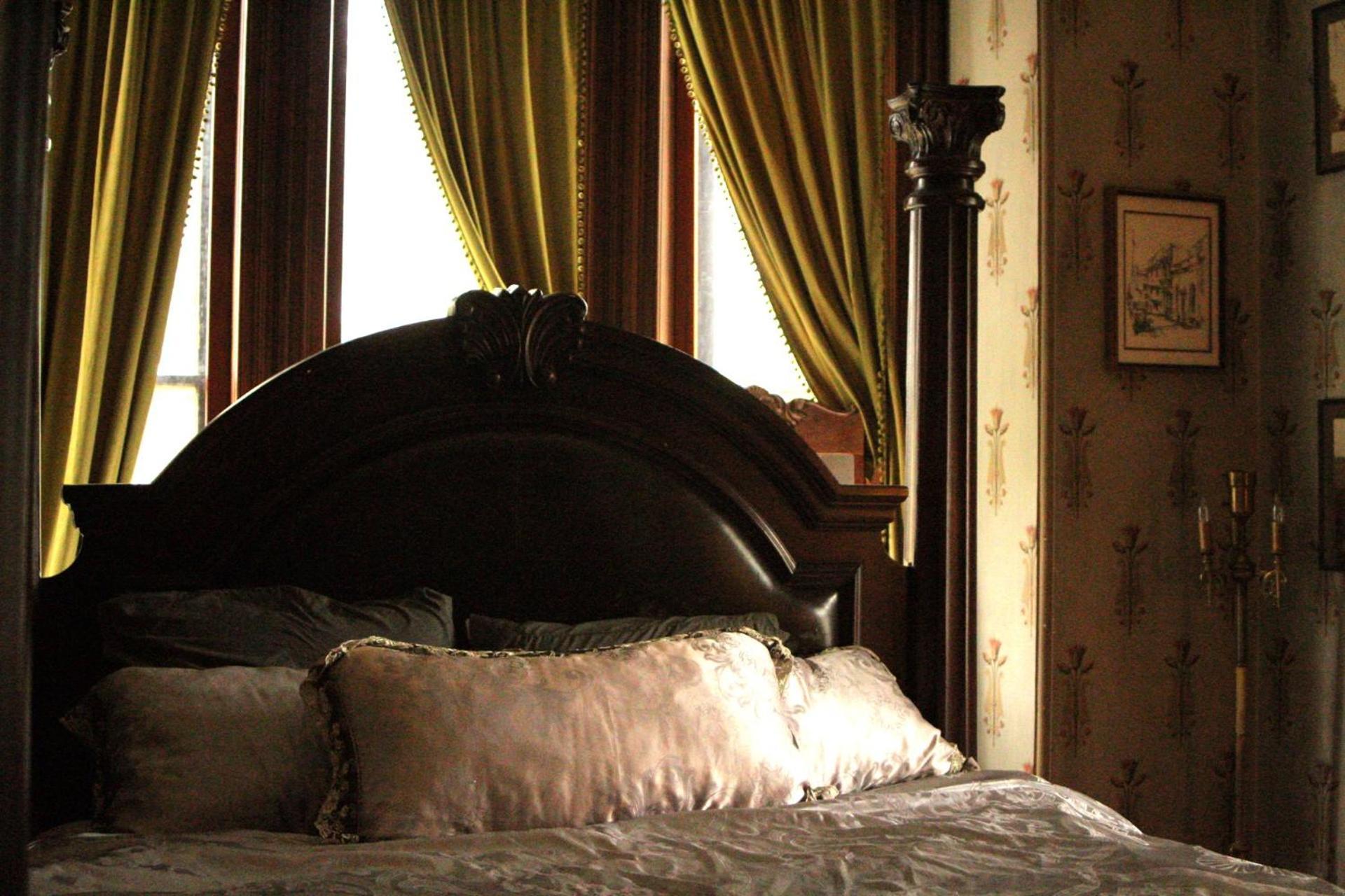 Henderson Castle Inn Kalamazoo Bilik gambar