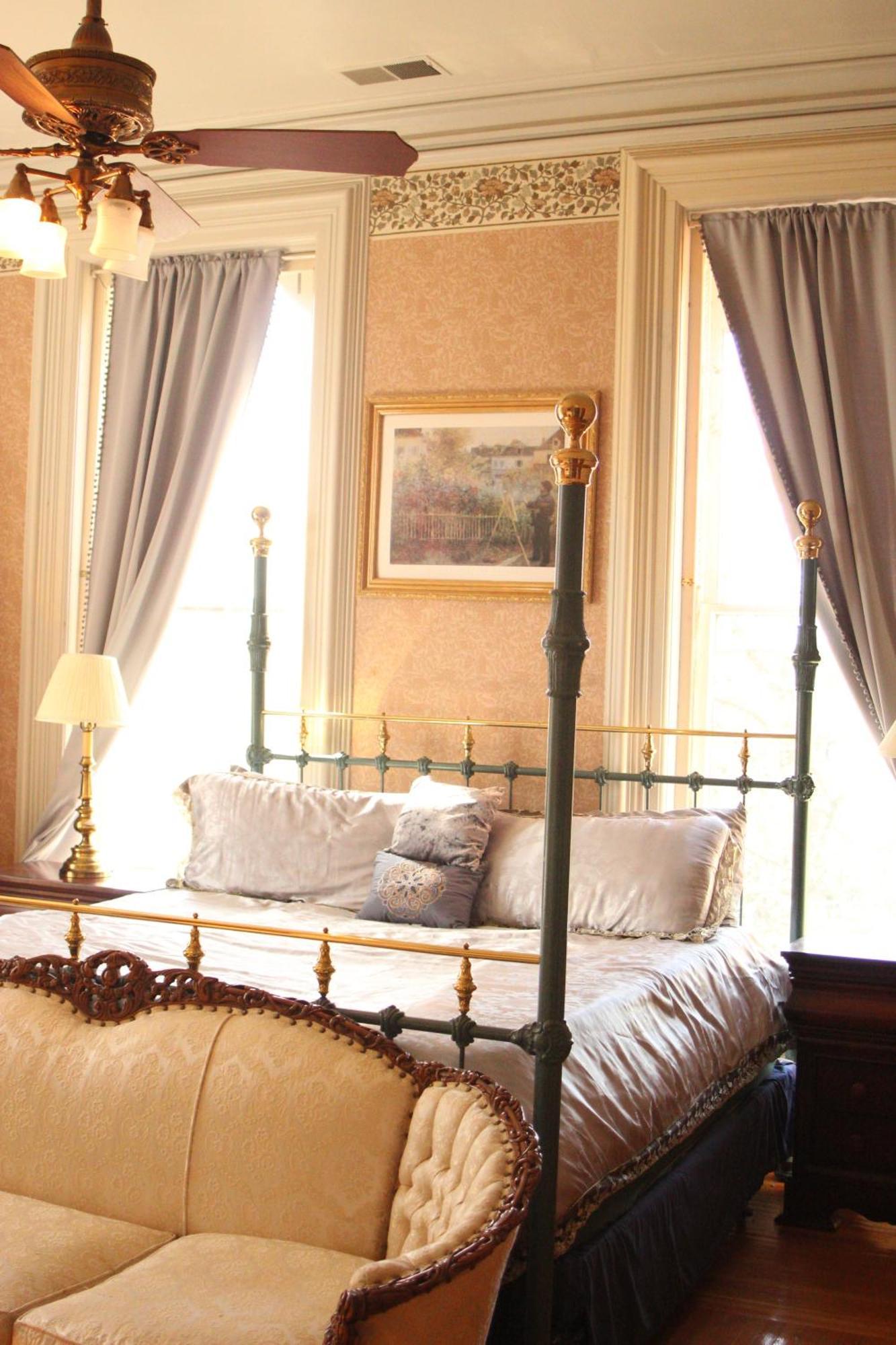 Henderson Castle Inn Kalamazoo Bilik gambar