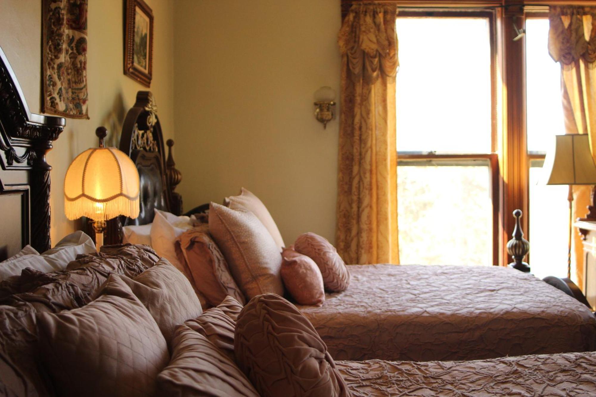 Henderson Castle Inn Kalamazoo Bilik gambar