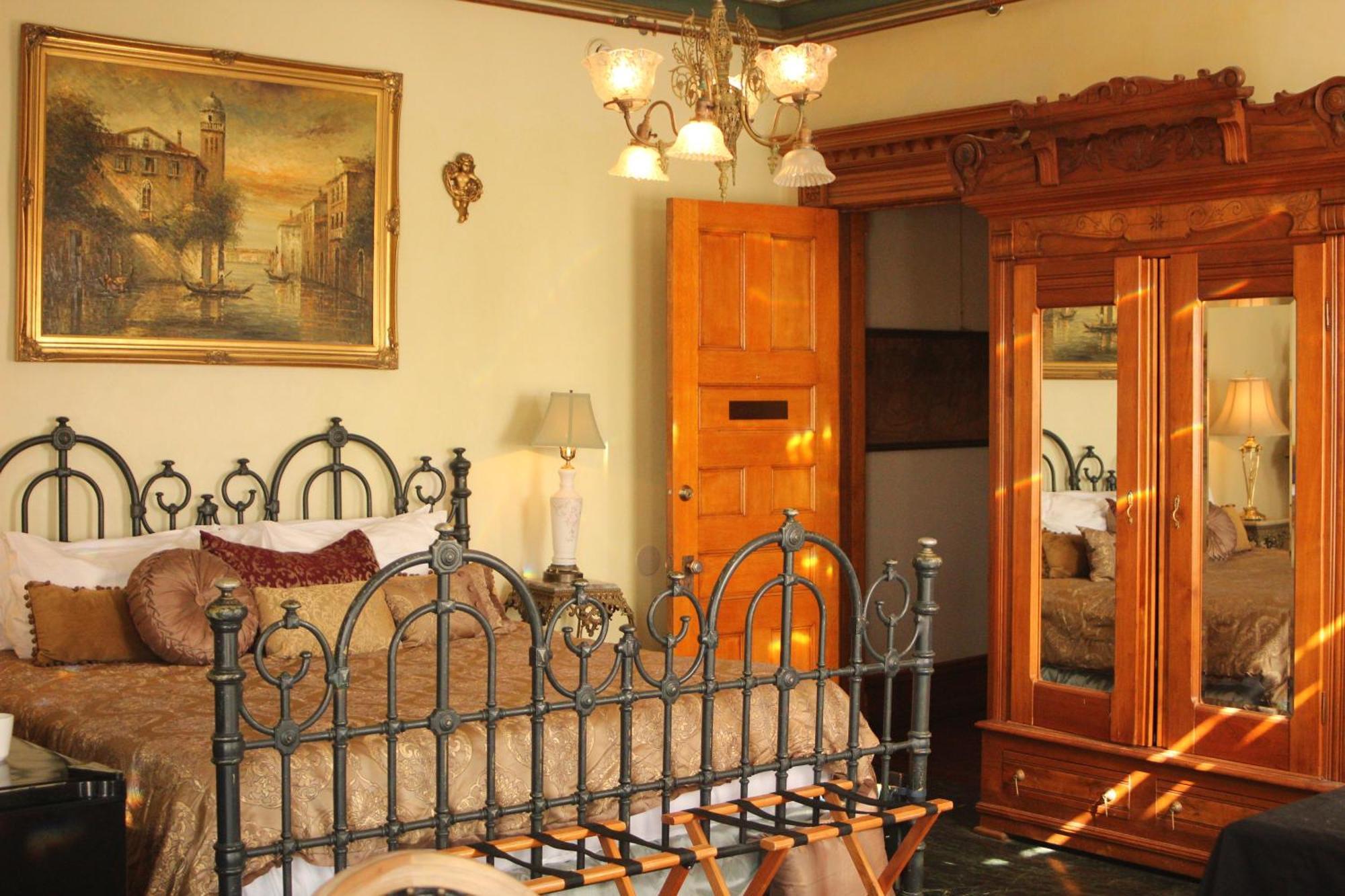 Henderson Castle Inn Kalamazoo Bilik gambar